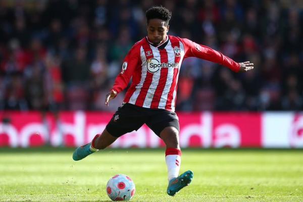 Image เชลซีวางแผนดึง Kyle Walker-Peters เพื่อเป็นทางเลือกของ Denzel Dumfries